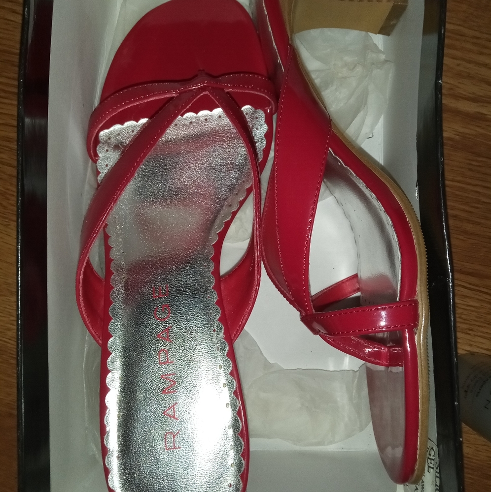 Red high heels. 7.5 Rampage